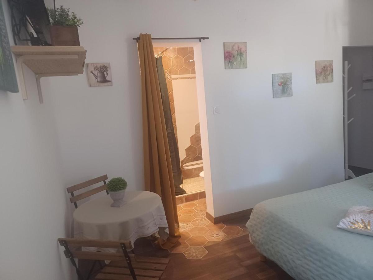 Chambre D'Hote Au Jardin Le Clos Des Vins D'Anges Сен-Пьер-де-Шан Экстерьер фото