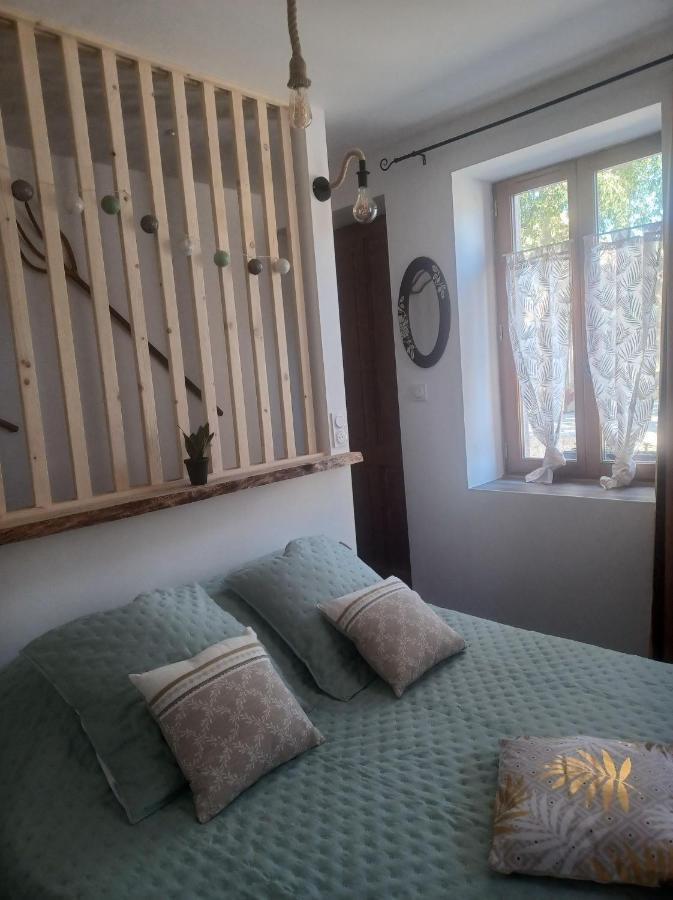 Chambre D'Hote Au Jardin Le Clos Des Vins D'Anges Сен-Пьер-де-Шан Экстерьер фото